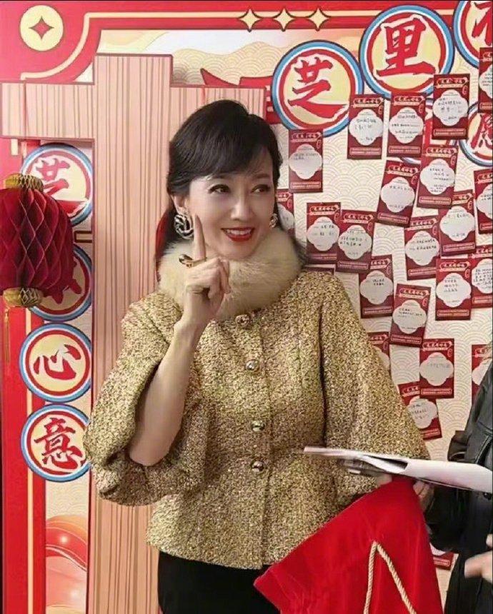 谁敢相信这是71岁的赵雅芝