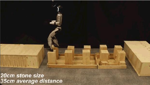 人形伴侣机器人赛道彻底沸腾