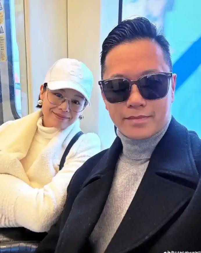 胡杏儿老公回应夜店与美女搂抱