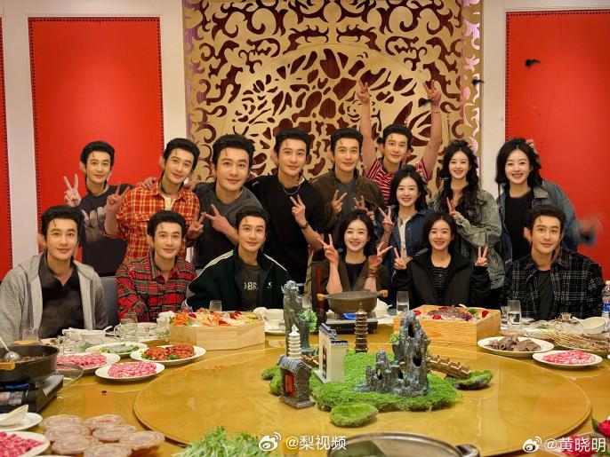 10个黄晓明5个赵丽颖聚餐