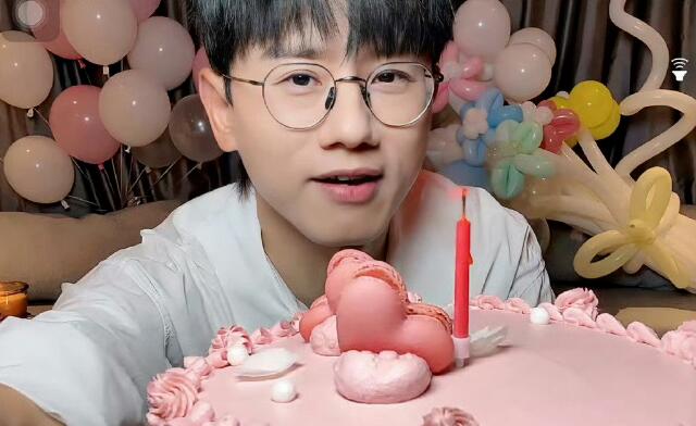 张杰直播为谢娜庆生