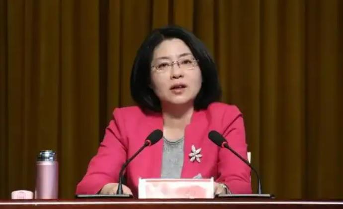 &ldquo;美女书记&rdquo;被双开 曾因直播引关注