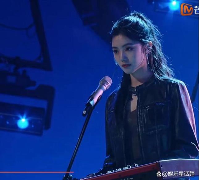 刘浩存体重轻到水量纹丝不动