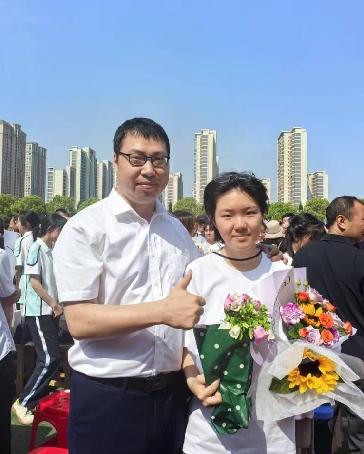 全班45人43人超600分