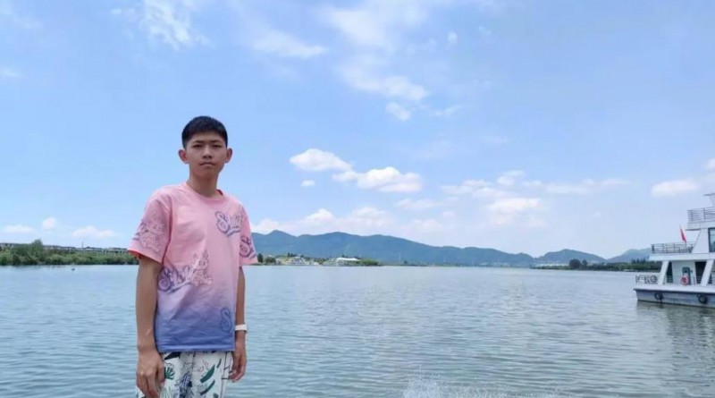 18岁高中生坐飞机到西双版纳后失联