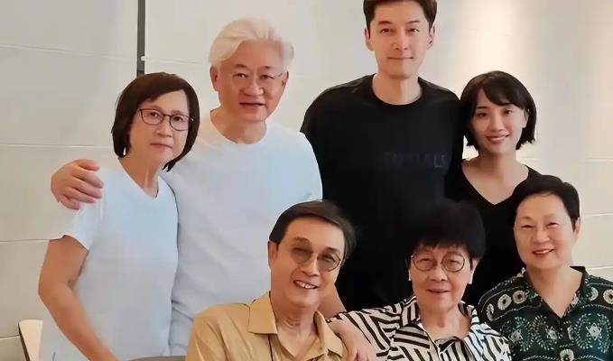 胡歌老婆黄曦宁官宣二胎是儿子