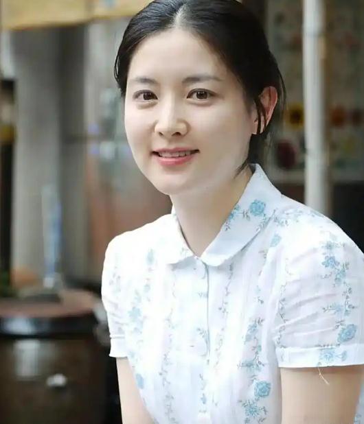 李英爱曝15岁女儿沉迷选秀