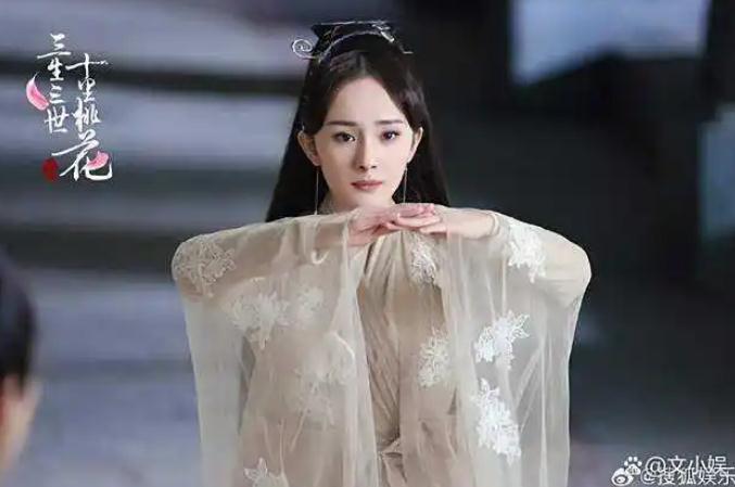 杨幂发文悼念于朦胧：四哥