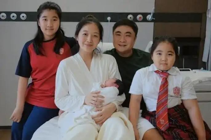乔杉和妻子莫丹发文官宣三胎得子