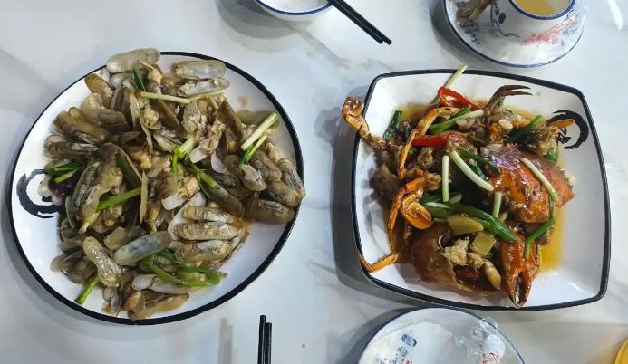 店家回应炒蛏子和螃蟹两个菜661元