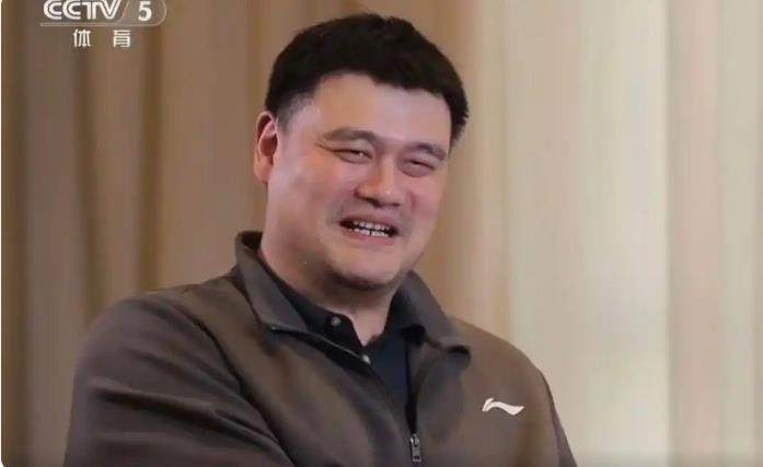 姚明谈近期状态:吃饭睡觉打魔兽 