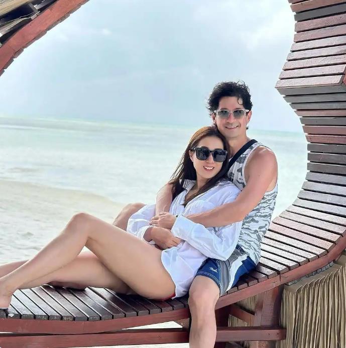 港媒曝钟嘉欣加拿大起诉丈夫争抚养权