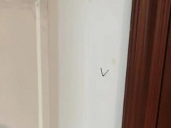 独居家门口出现不明符号 公安提醒 究竟真相是什么？