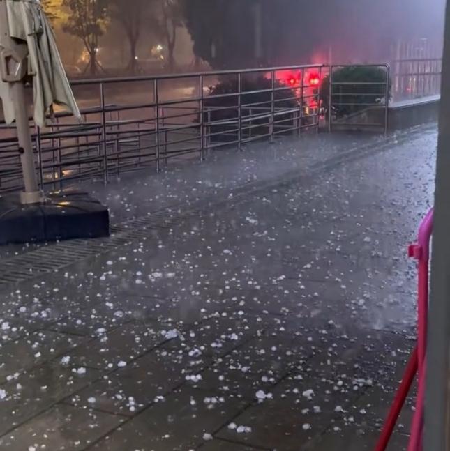 贵阳冰雹为啥形成&ldquo;冰流成河&rdquo;